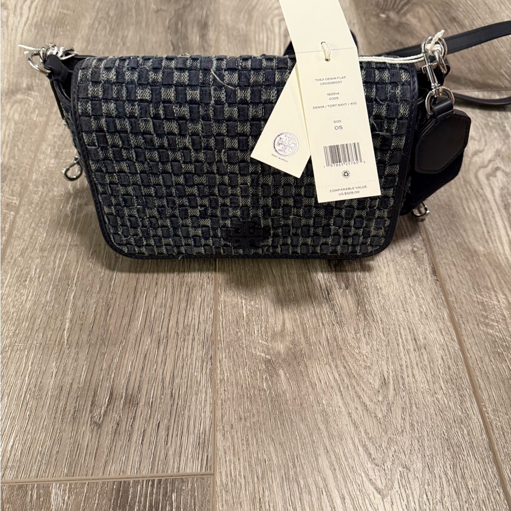 NWT Tory Burch Blue Crossbody Bag with Sophisticated Design